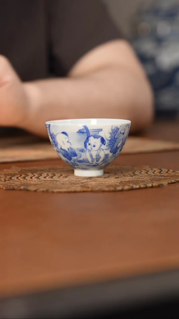杯看山柴窑青花童子