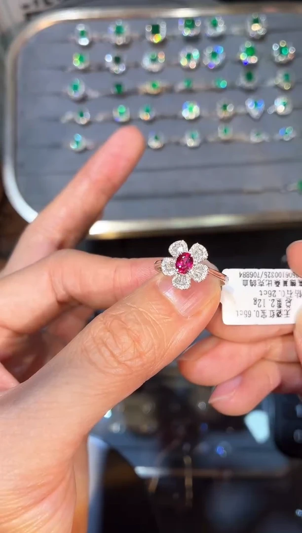 18K金镶嵌戒指红宝石【闪购】0.65ct/同步展会价/无烧鸽血红
