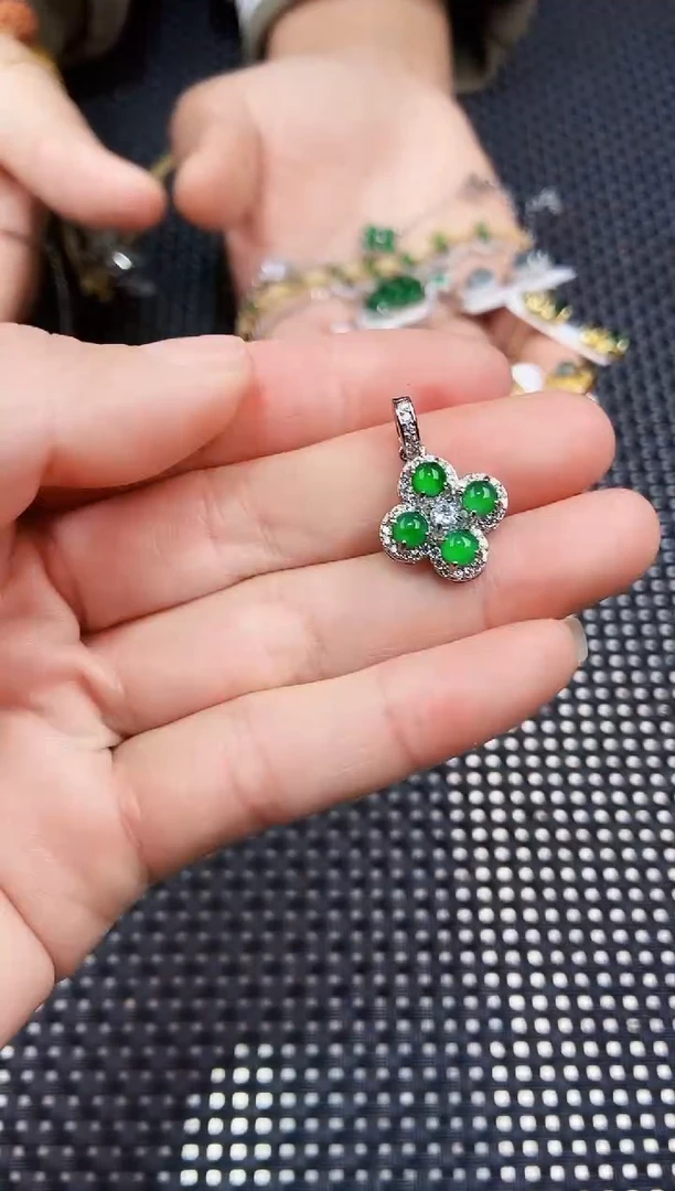 【闪购商品】翡翠吊坠(不含链)未镶嵌11111111111
