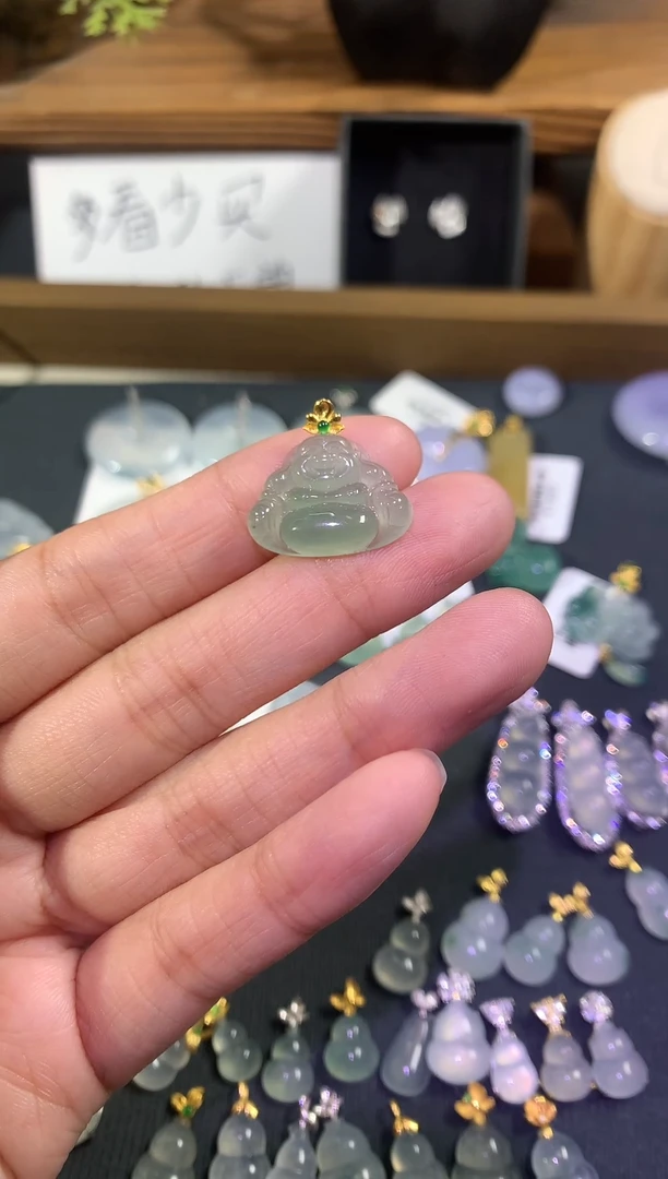 颈饰18K金镶嵌翡翠翡翠佛公