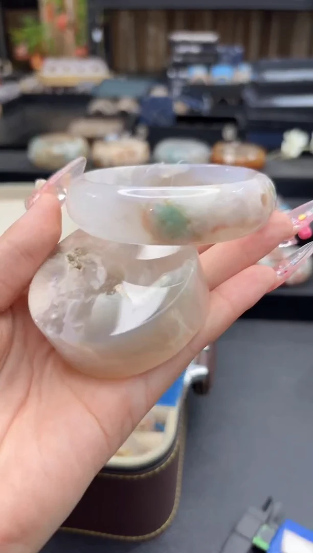 未镶嵌手镯石英质玉158(58圈赠送镯心)