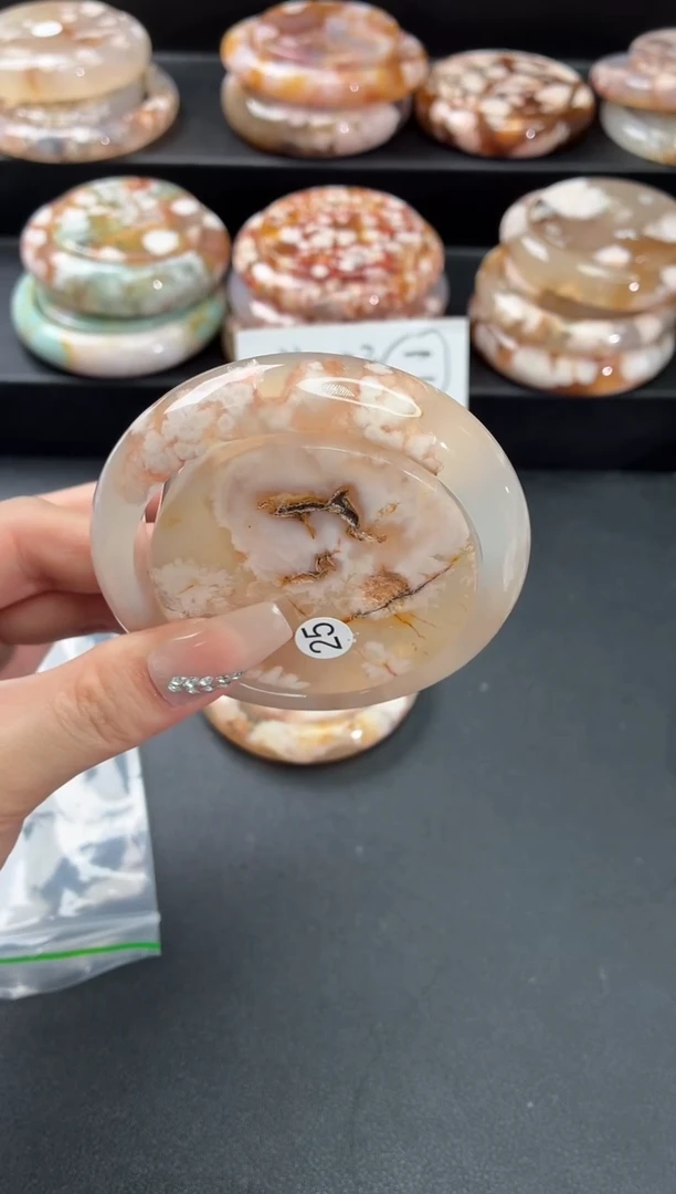 手镯玛瑙/玉髓未镶嵌石英质玉58圈(赠送镯心)圈口建议拍大