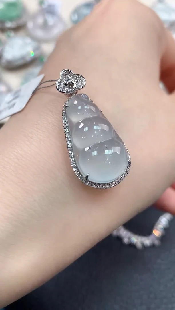 【闪购商品】翡翠颈饰18K金镶嵌B58   