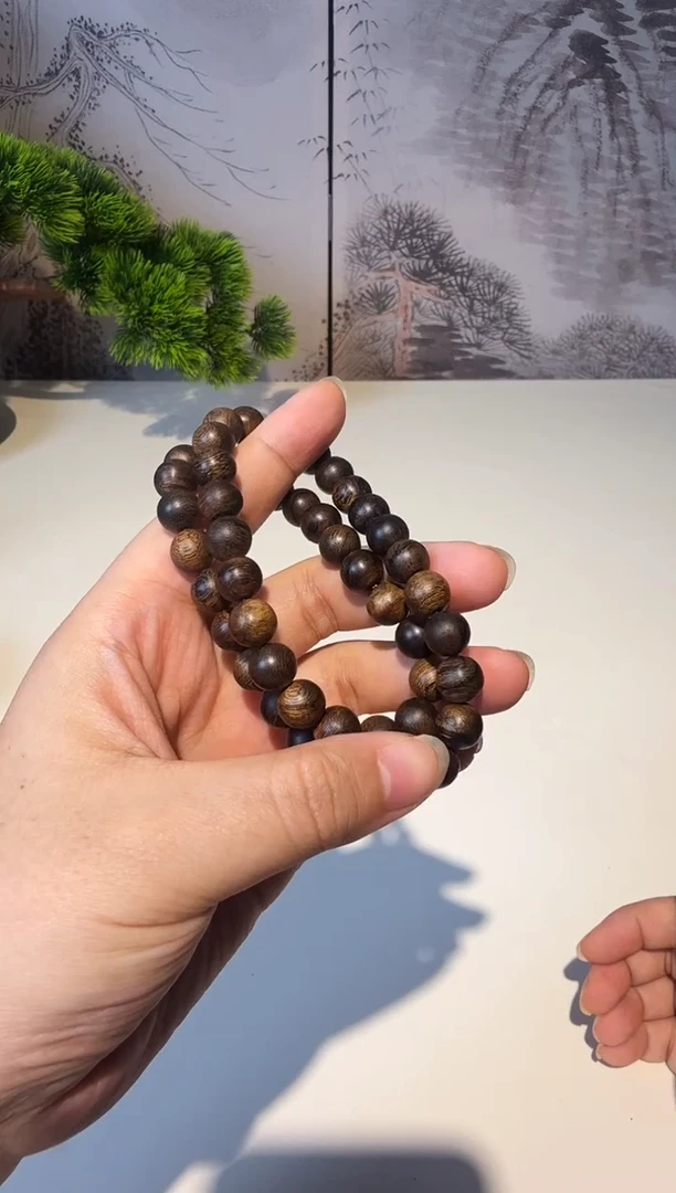 沉香手串0.9双圈白奇