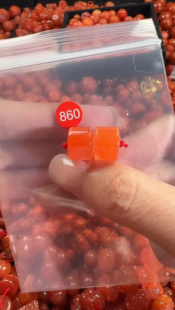 颈饰未镶嵌南红玛瑙1