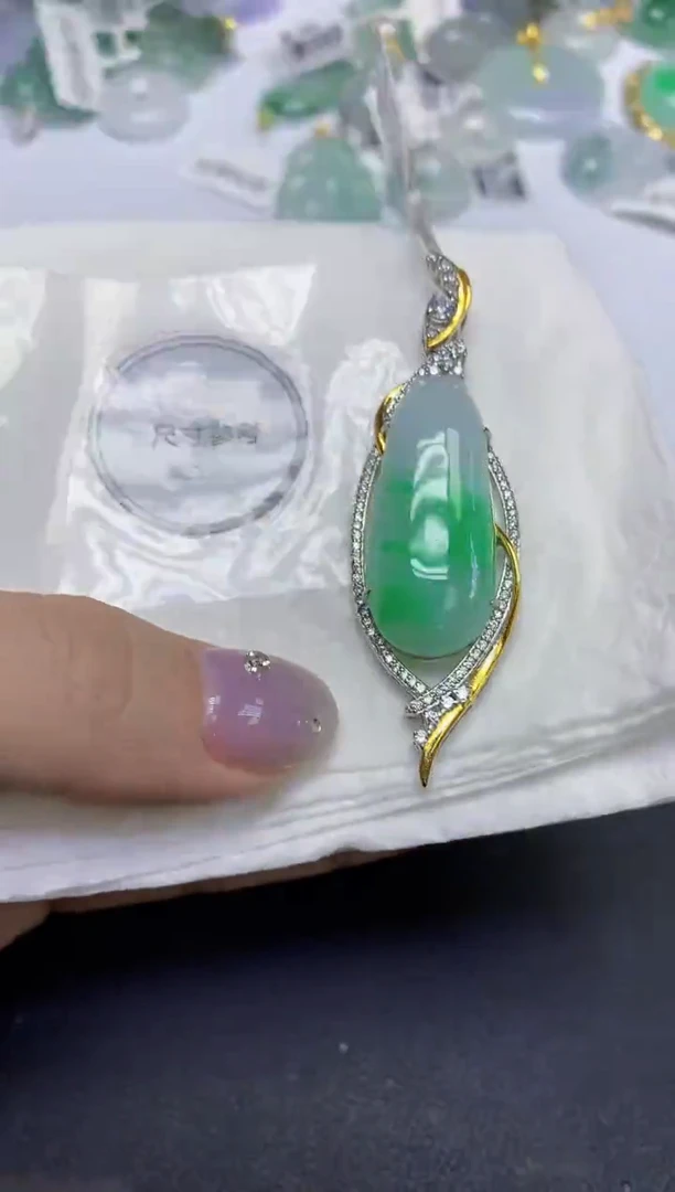 颈饰未镶嵌翡翠天然缅甸翡翠A货百元以上9元证书费自理