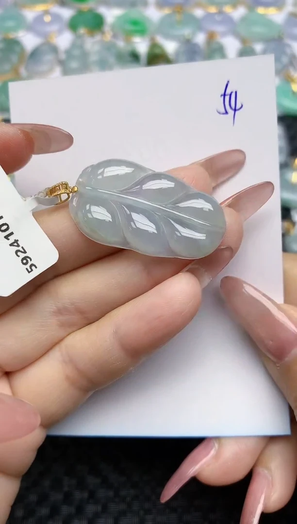 【闪购商品】翡翠颈饰18K金镶嵌天然A货翡翠 54