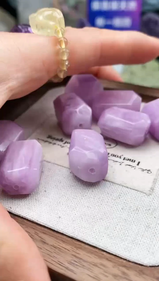 【闪购商品】锂辉石随形未镶嵌127a多样性发其一/1.16/1个