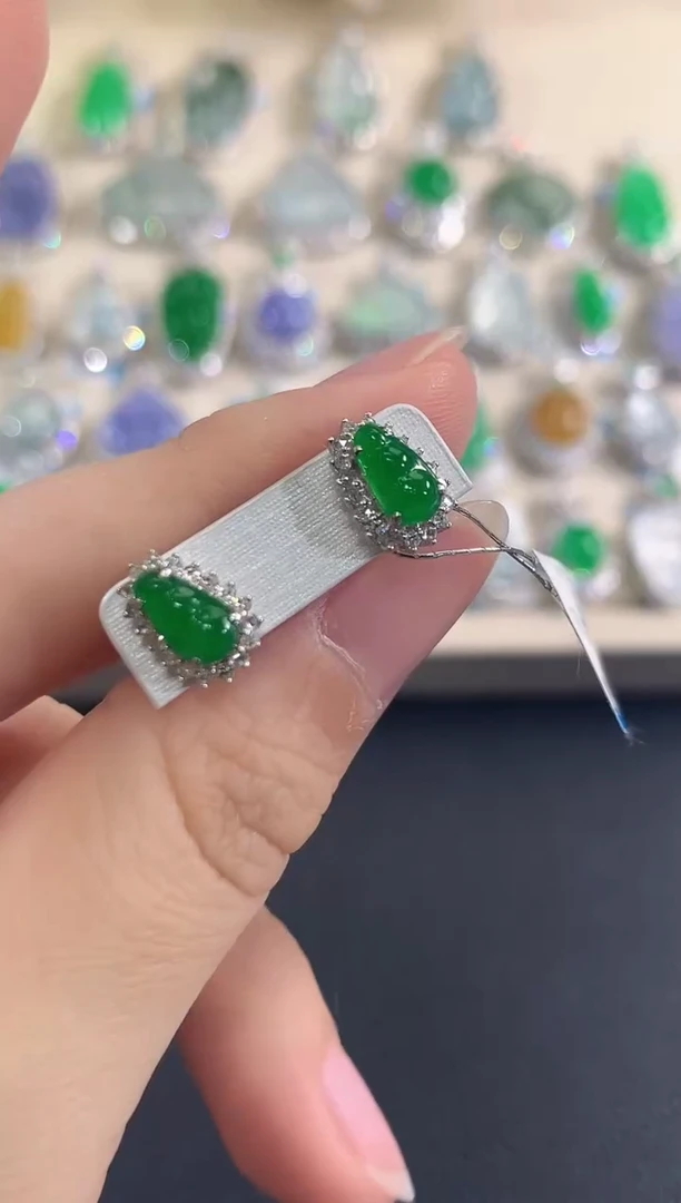 18K金镶嵌翡翠耳饰b127