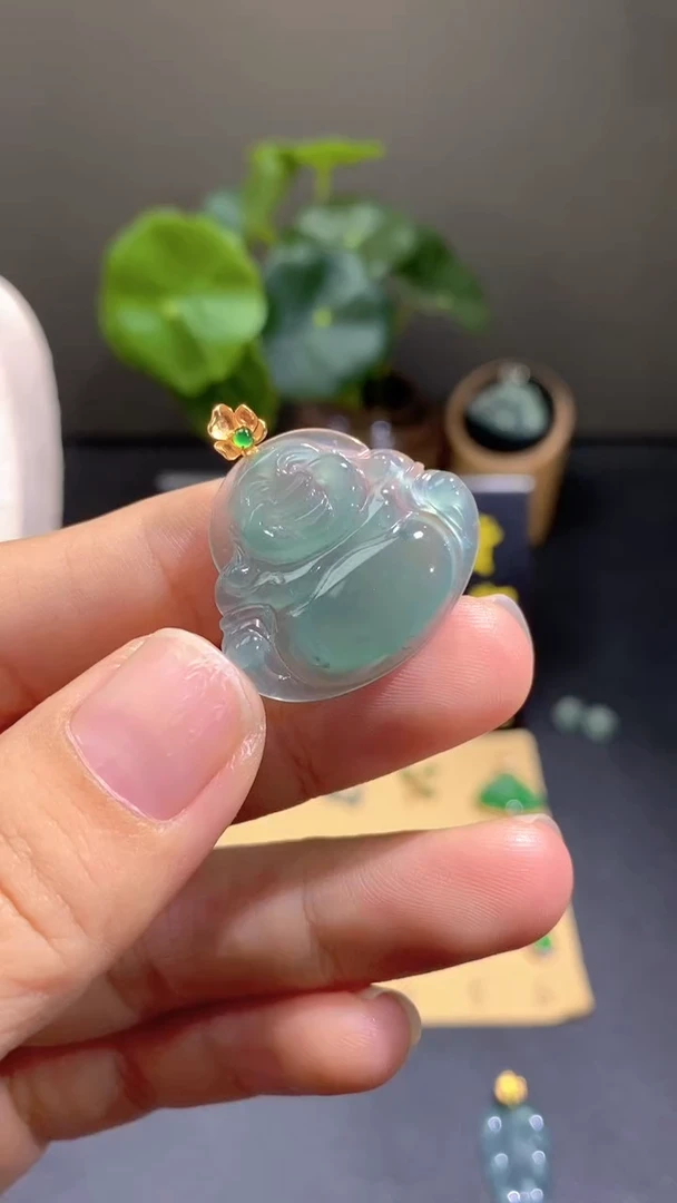 颈饰18K金镶嵌翡翠天然A货翡翠