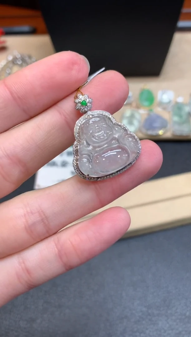 【闪购商品】翡翠颈饰18K金镶嵌佛公【无服务费】