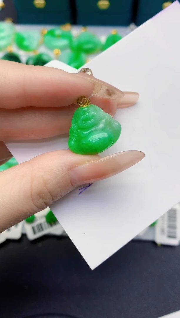 颈饰18K金镶嵌翡翠缅甸天然翡翠A货