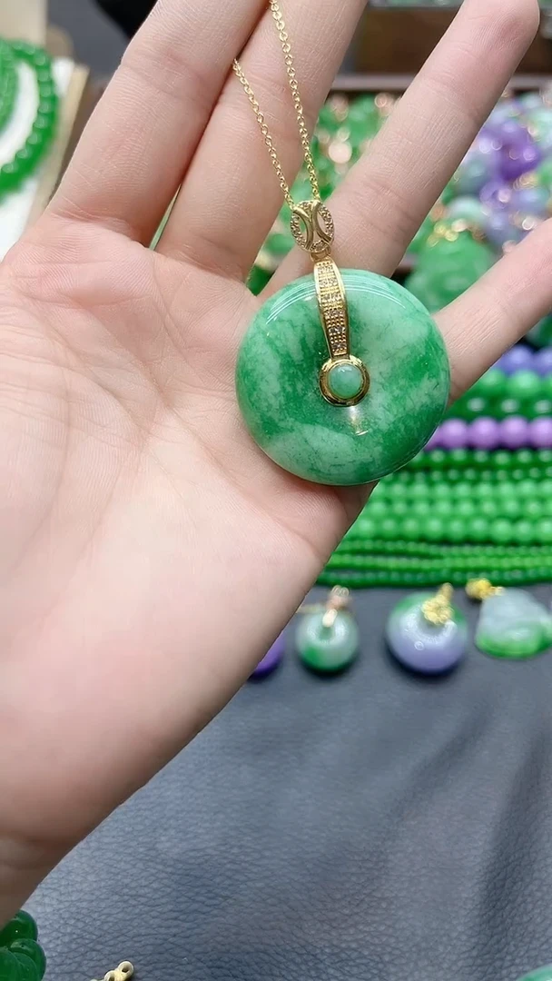 颈饰未镶嵌翡翠花青面包扣