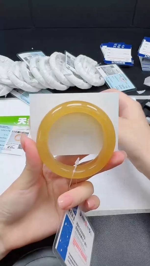 未镶嵌手镯石英质玉051-5354
