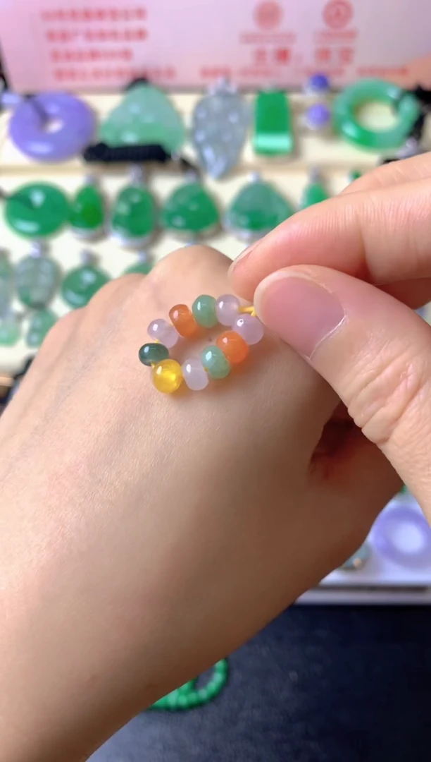 未镶嵌定制翡翠e***n裸玉（客户意向镶嵌）