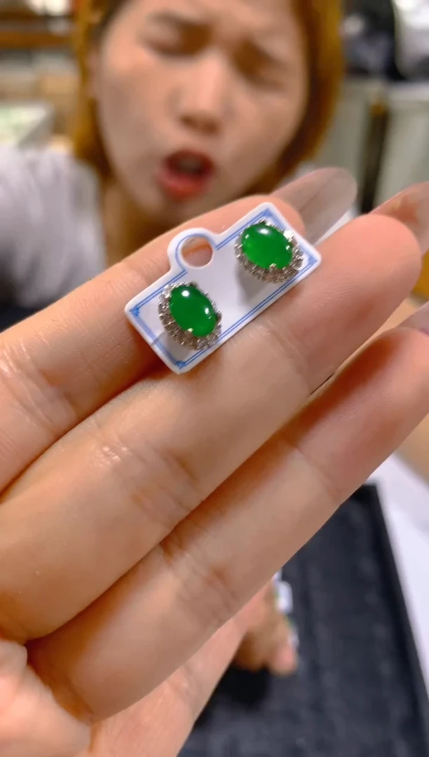 翡翠未镶嵌耳饰多样性发一