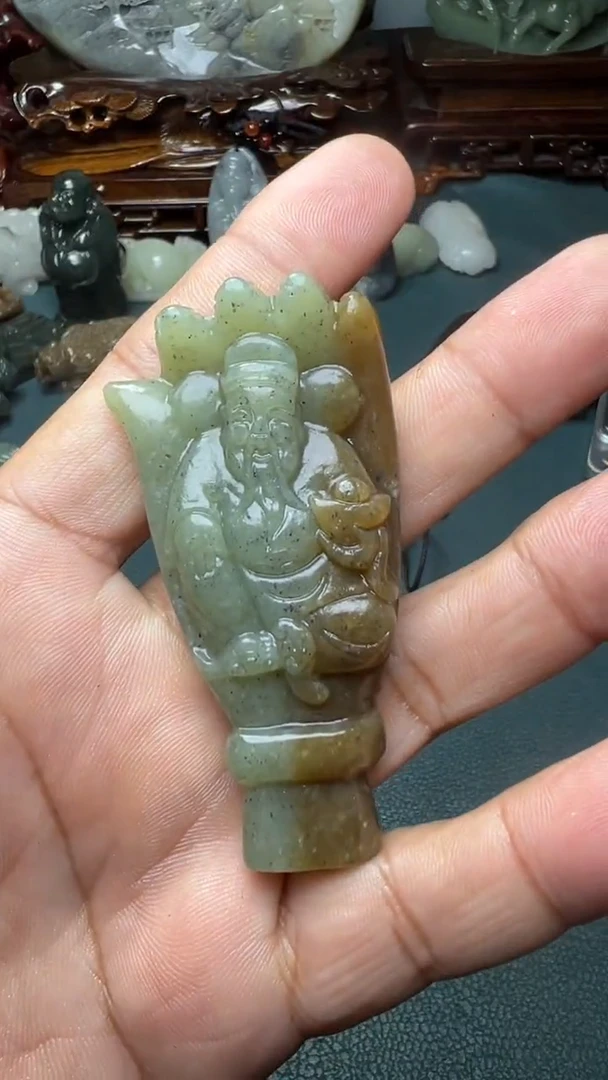 未镶嵌和田玉把件-