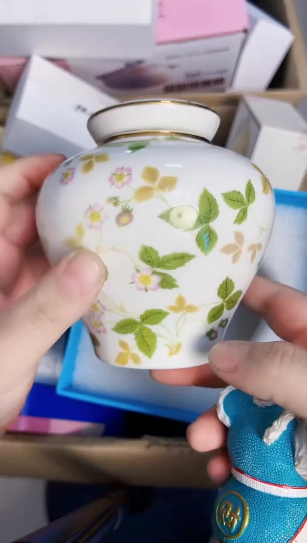 瓷片罐子