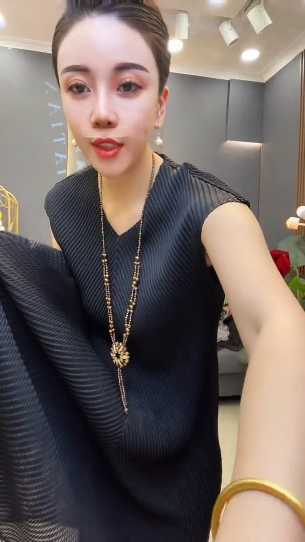 聚酯纤维（涤纶）黑色 蕾丝边裙