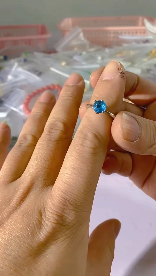 【闪购商品】水晶颈饰银S925镶嵌882红宝，蓝宝，多样性发一件赠链