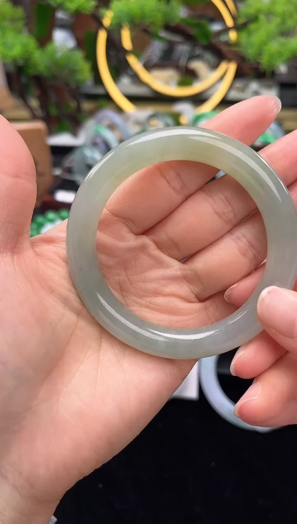 未镶嵌手镯翡翠手镯