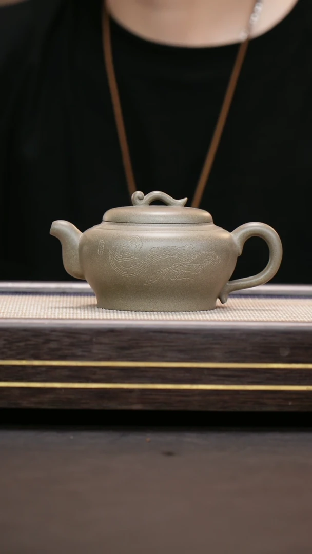 茶壶紫砂青段  如意宫灯