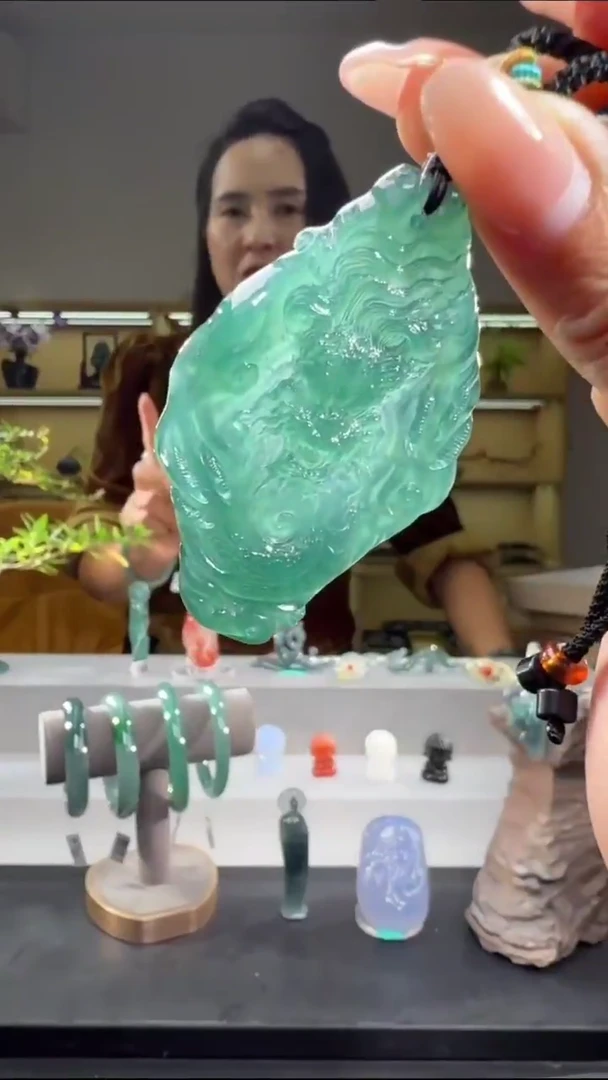 吊坠(不含链)未镶嵌翡翠龙牌