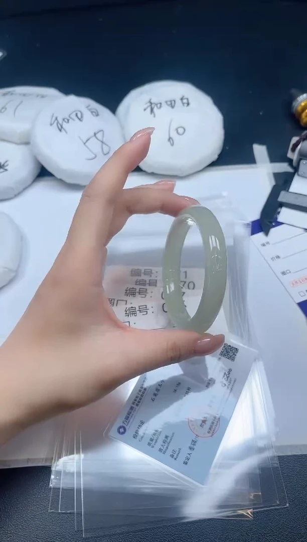 未镶嵌手镯石英质玉065-54