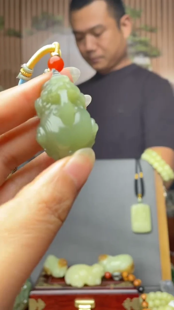 未镶嵌和田玉挂件拍一发一
