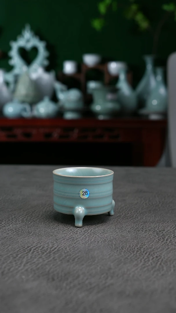 28号三足杯微瑕简包-二