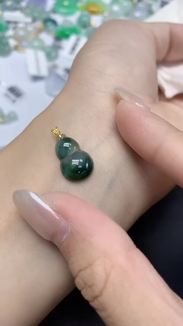 翡翠18K金镶嵌颈饰天然缅甸翡翠A货