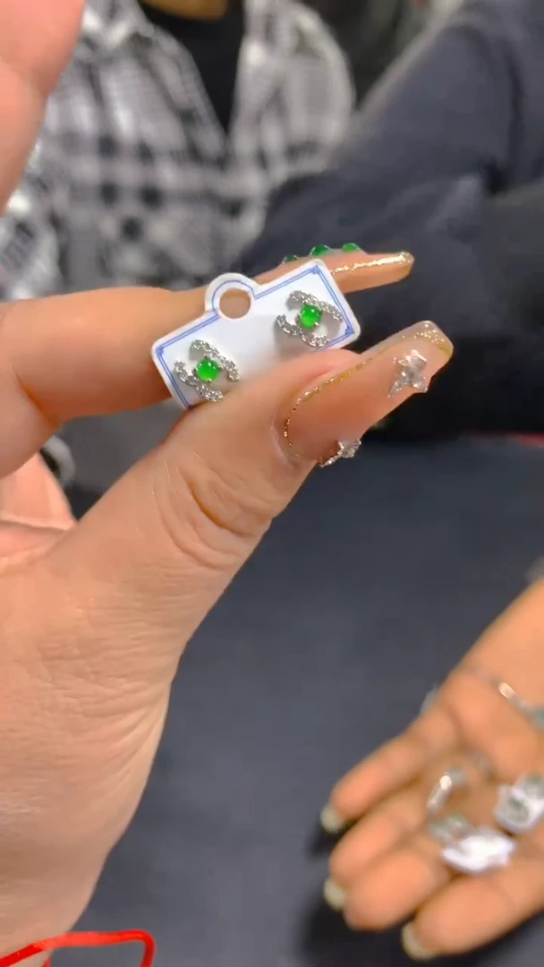 【闪购商品】翡翠耳饰未镶嵌0178910282多样性发一