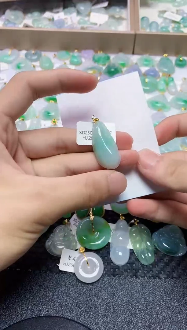 翡翠未镶嵌颈饰545644564564