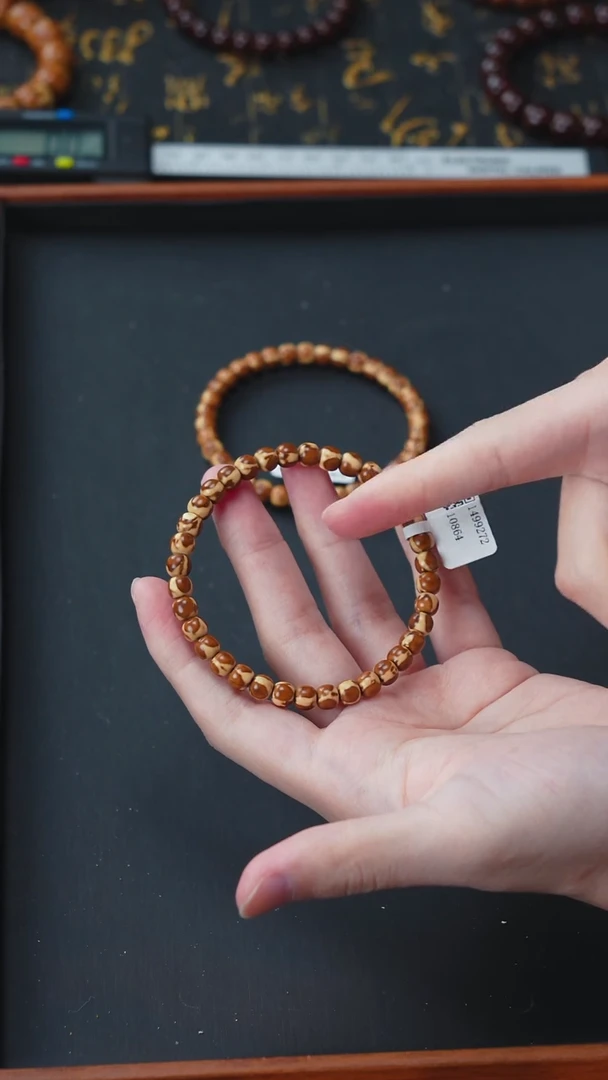 手串紫金鼠实心老型6.5      10864