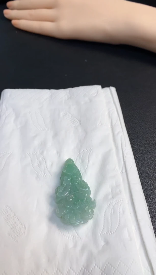 吊坠(不含链)未镶嵌翡翠白菜