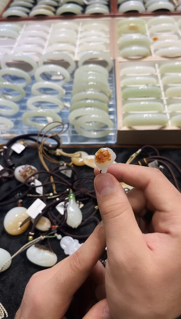 颈饰未镶嵌和田玉小艾多样性发货拍一发一