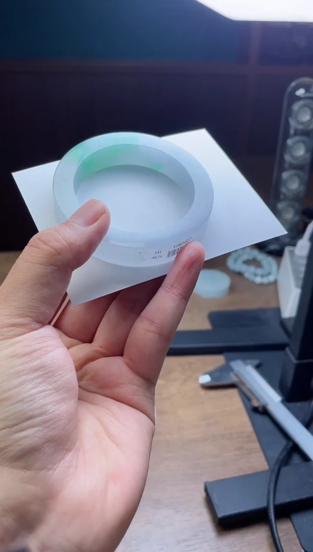 未镶嵌手镯定制翡翠绿**情定制