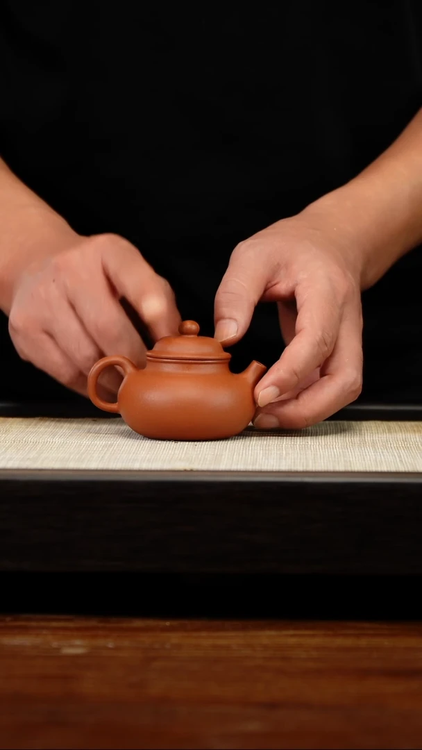 茶壶紫砂朱泥小容天100
