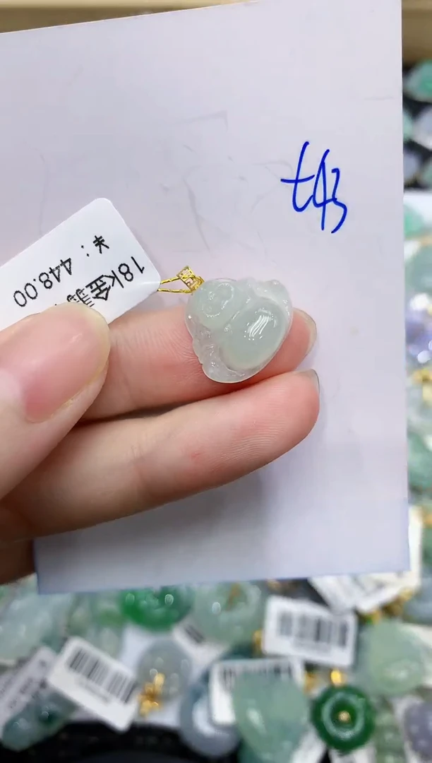 翡翠18K金镶嵌颈饰111111111