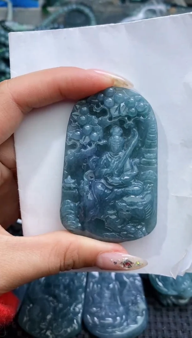 【闪购商品】翡翠颈饰未镶嵌