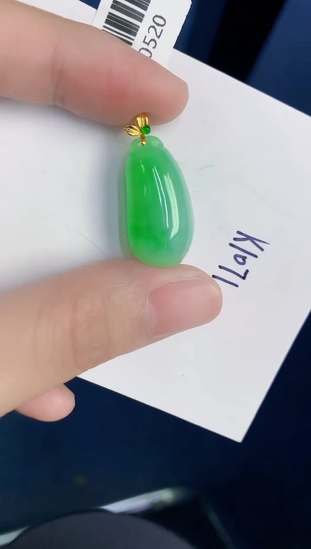 颈饰18K金镶嵌翡翠天然翡翠缅甸A货