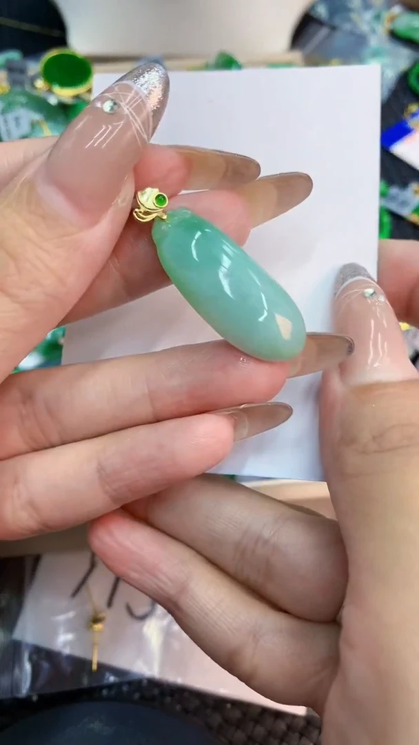 颈饰未镶嵌翡翠1