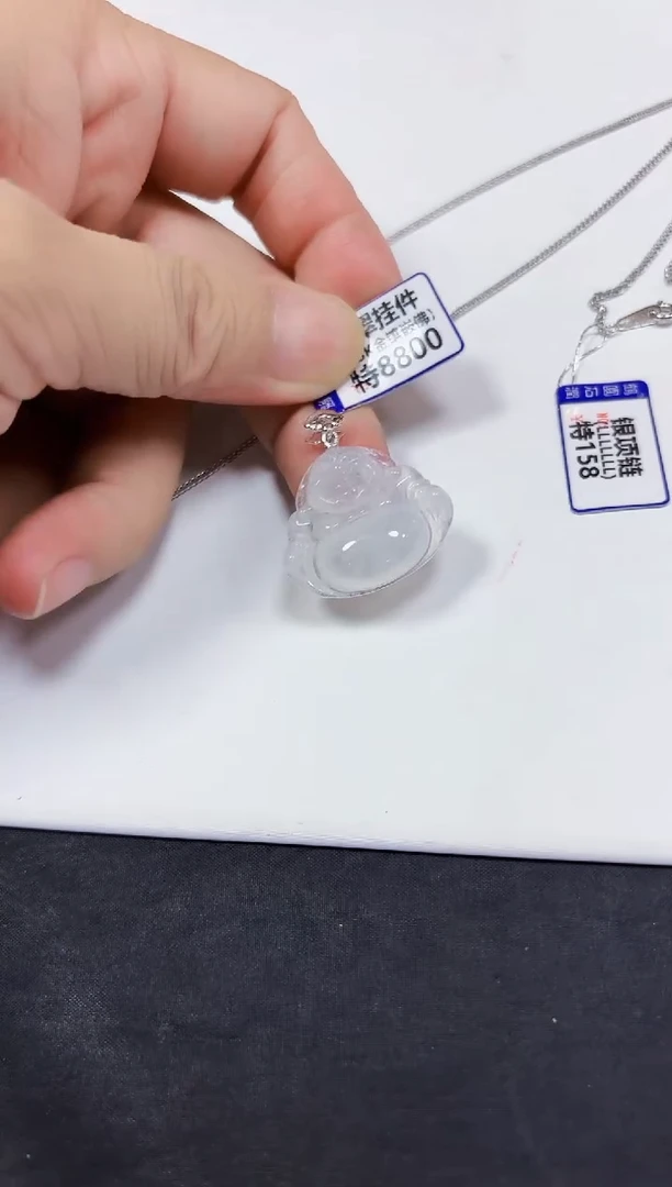 颈饰18K金镶嵌翡翠佛公