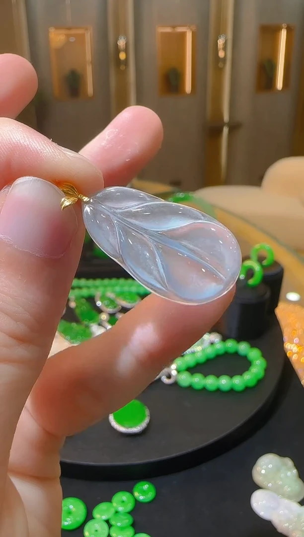 翡翠18K金镶嵌吊坠(不含链)天然A货翡翠多样性发一