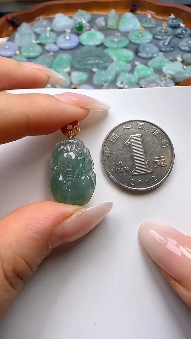 翡翠18K金镶嵌吊坠(不含链)貔貅