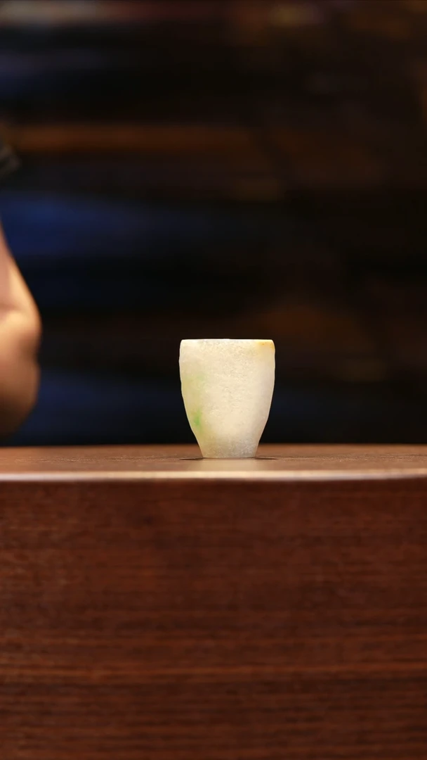 翡翠摆件未镶嵌翡翠随形主人杯