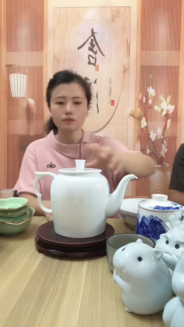 瓷白瓷大茶壶1把