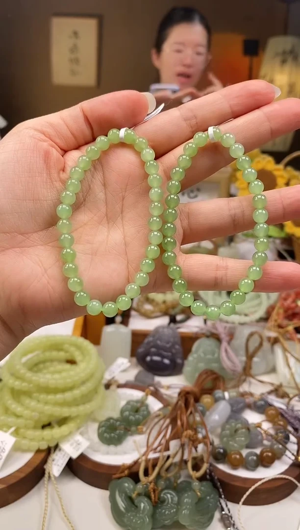 未镶嵌手链和田玉卡6左右乌兰海碧玉多样性发一