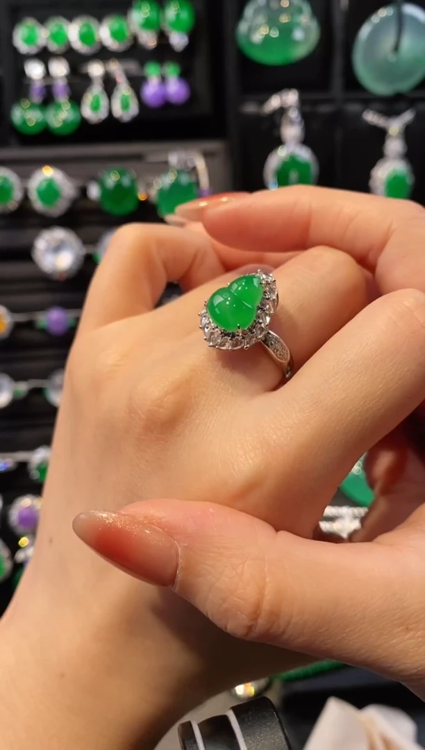 18K金镶嵌戒指翡翠葫芦吊坠戒指两用款5202711