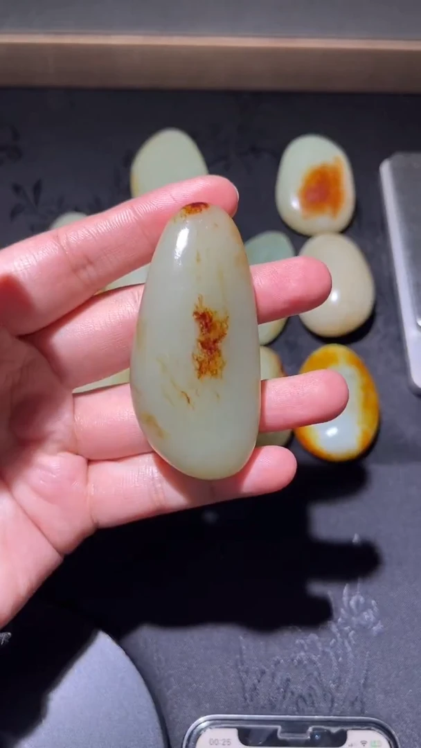 未镶嵌和田玉珠宝奇石三**熊40和田玉